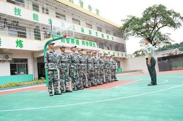 上海金山区改造问题少年的学校_：解决孩子沉迷手机的情况！
