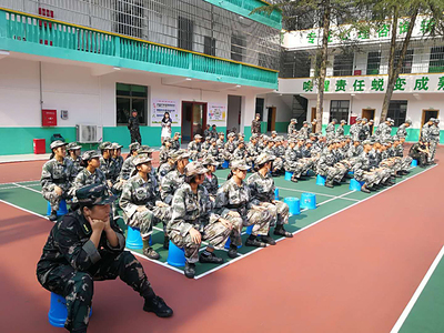 上海徐汇区初中厌学孩子怎么心理疏导_，未来会成为盲点吗？